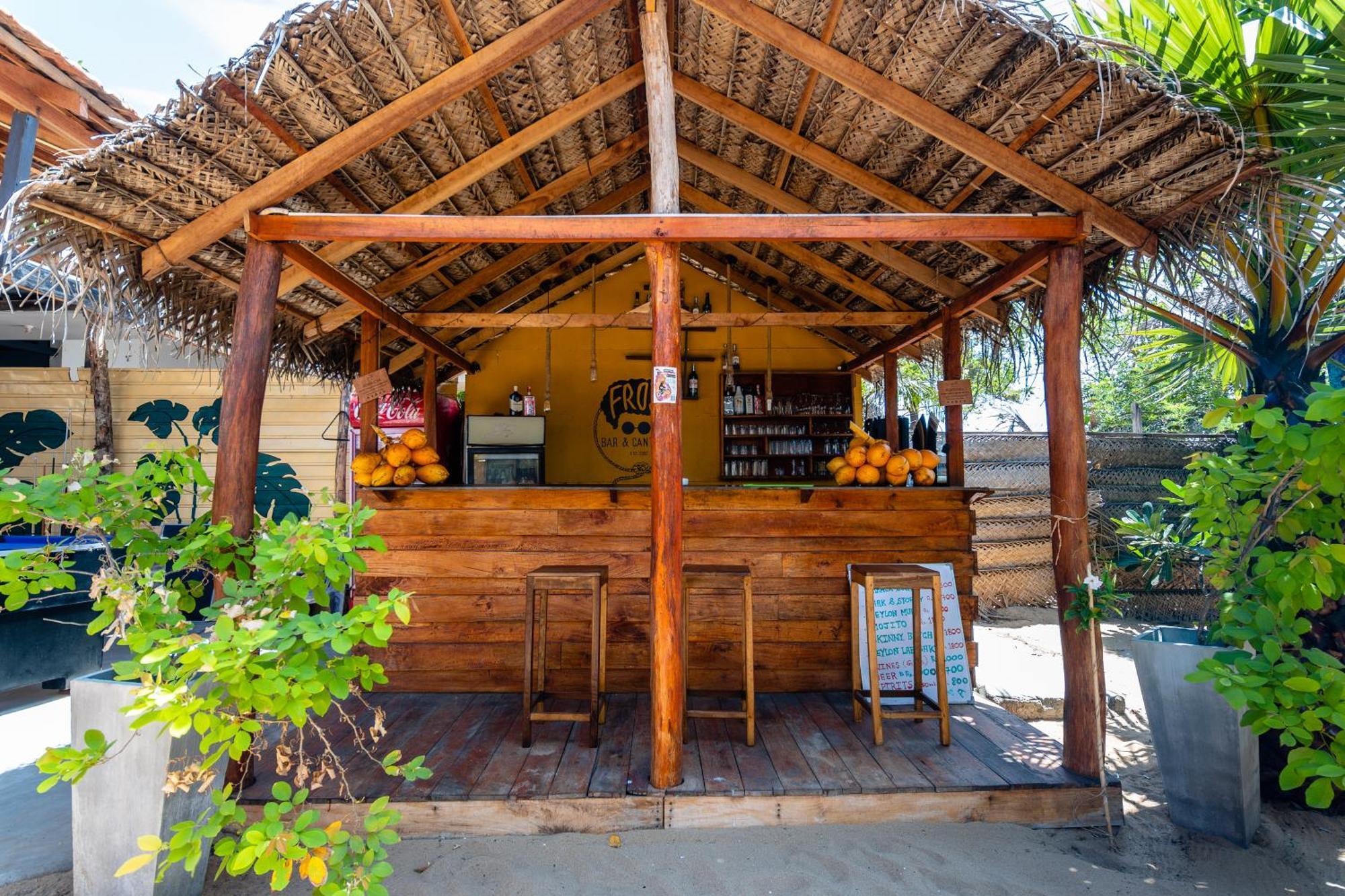 Feel The Waves Hotel Arugam Bay Exterior photo