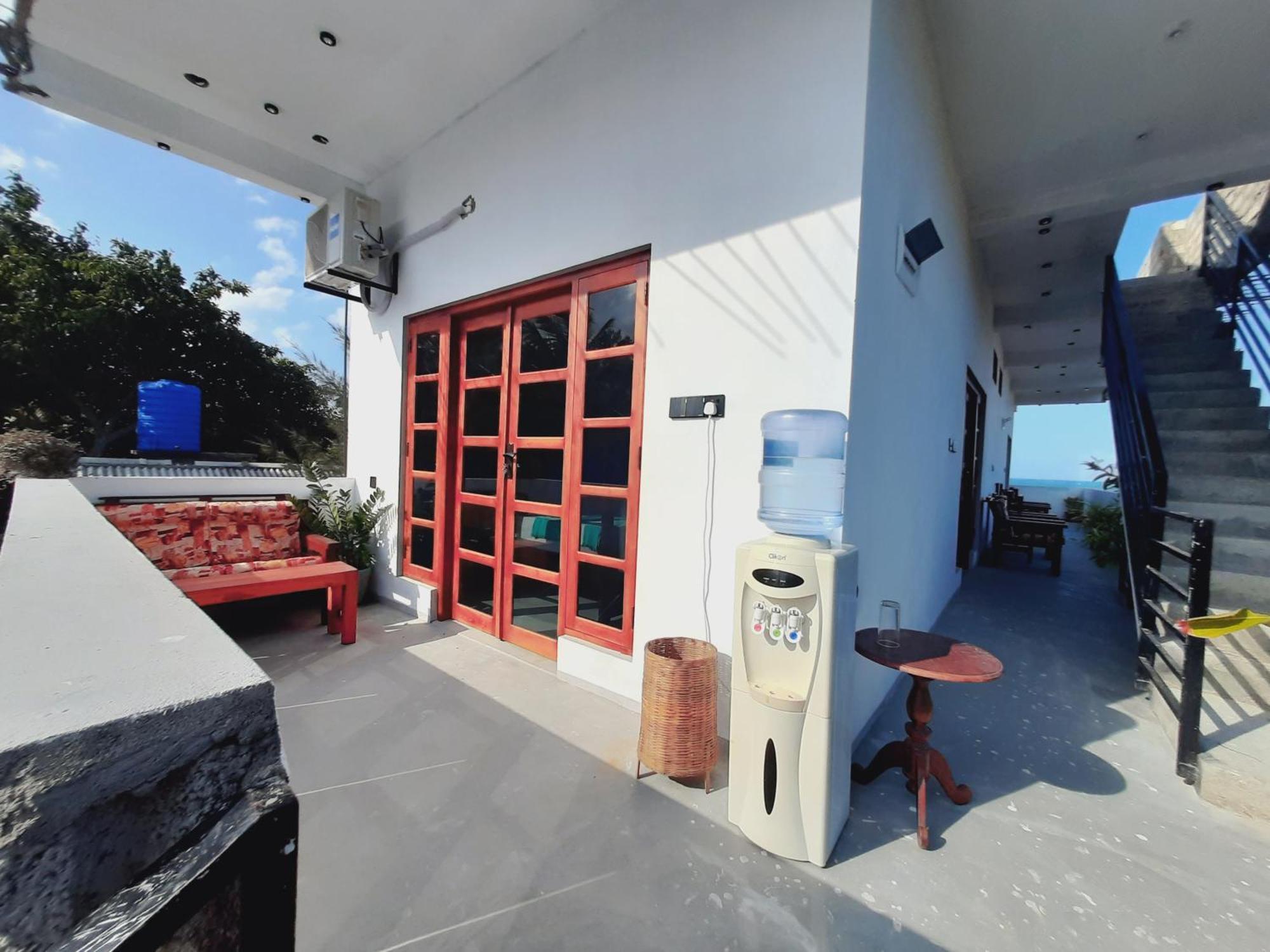 Feel The Waves Hotel Arugam Bay Exterior photo