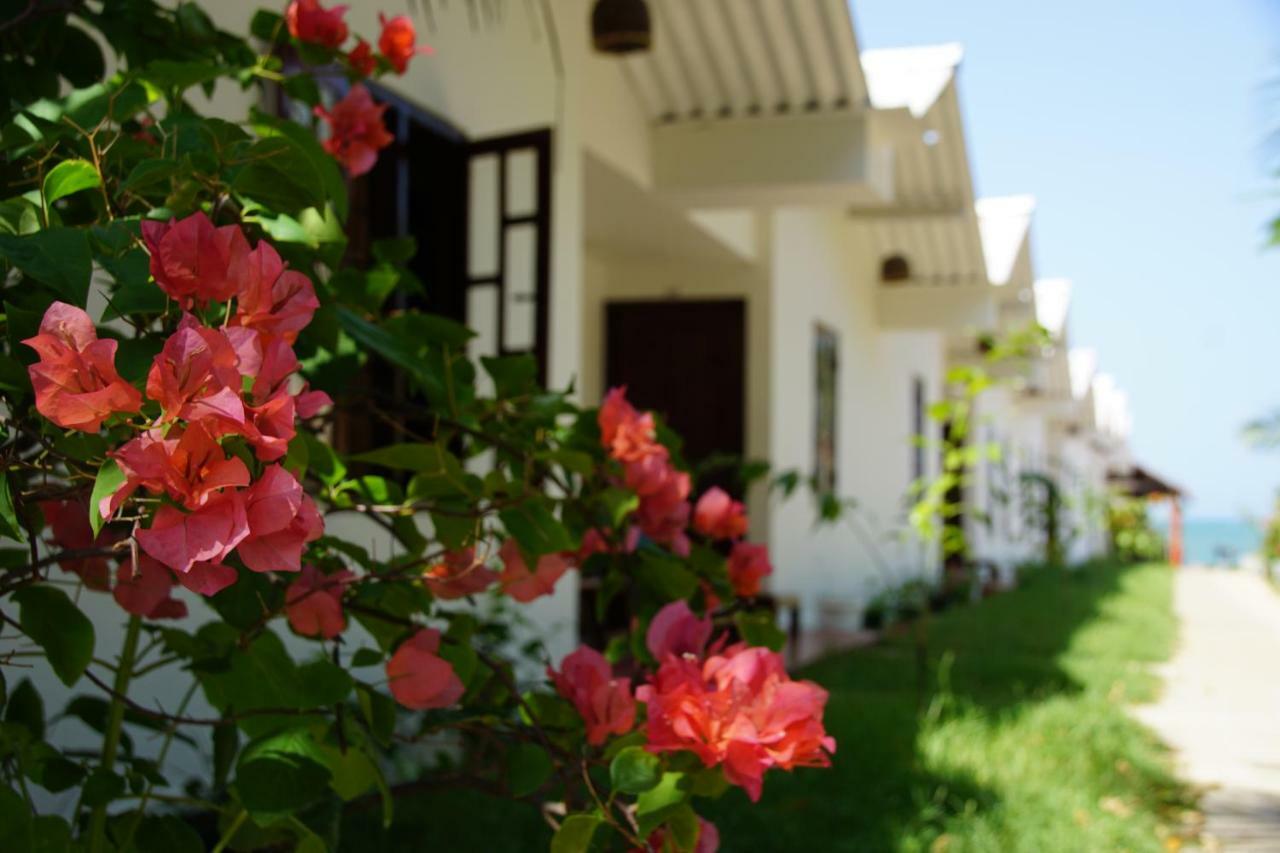 Feel The Waves Hotel Arugam Bay Exterior photo