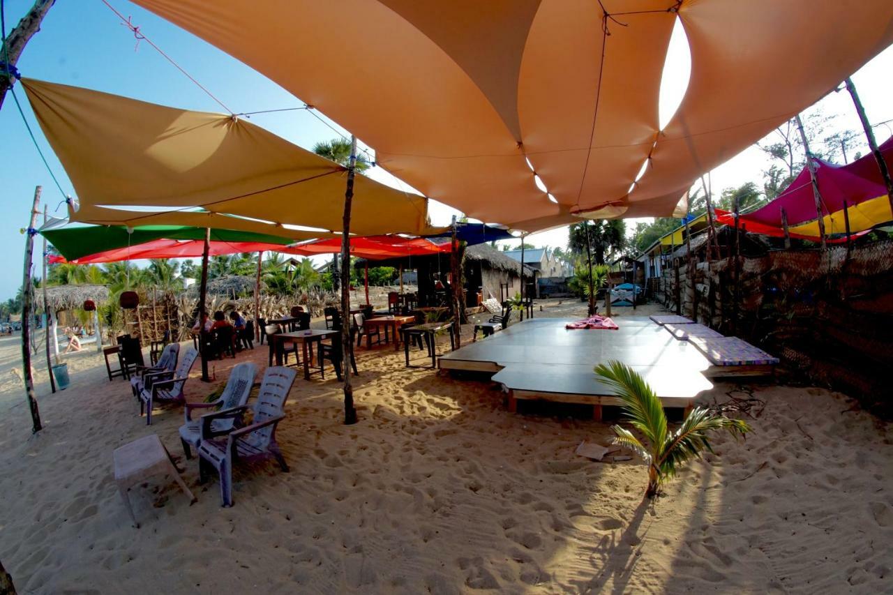 Feel The Waves Hotel Arugam Bay Exterior photo