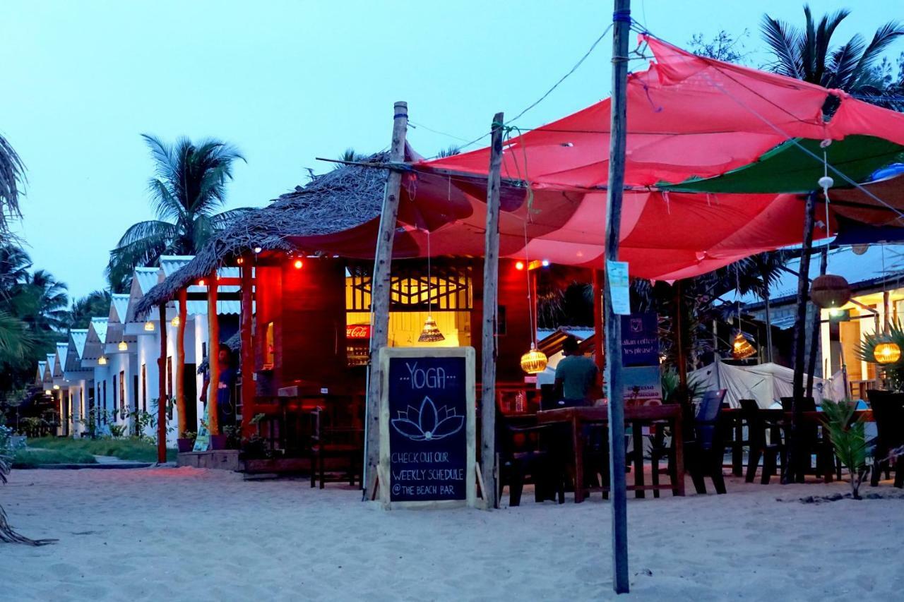 Feel The Waves Hotel Arugam Bay Exterior photo